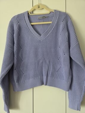 Simons Lavender V-Neck Cable Knit Sweater